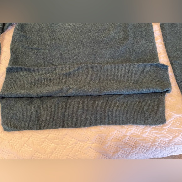 Old Navy BRAND NEW Crew Neck Sweater - Picture 4 of 7